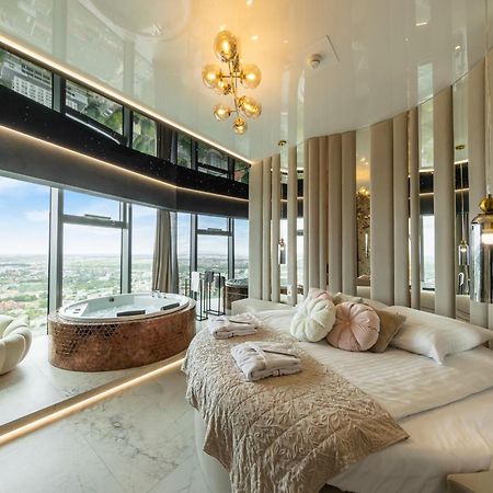 In The Sky - Apartamenty W Sky Tower วรอตซวาฟ ภายนอก รูปภาพ